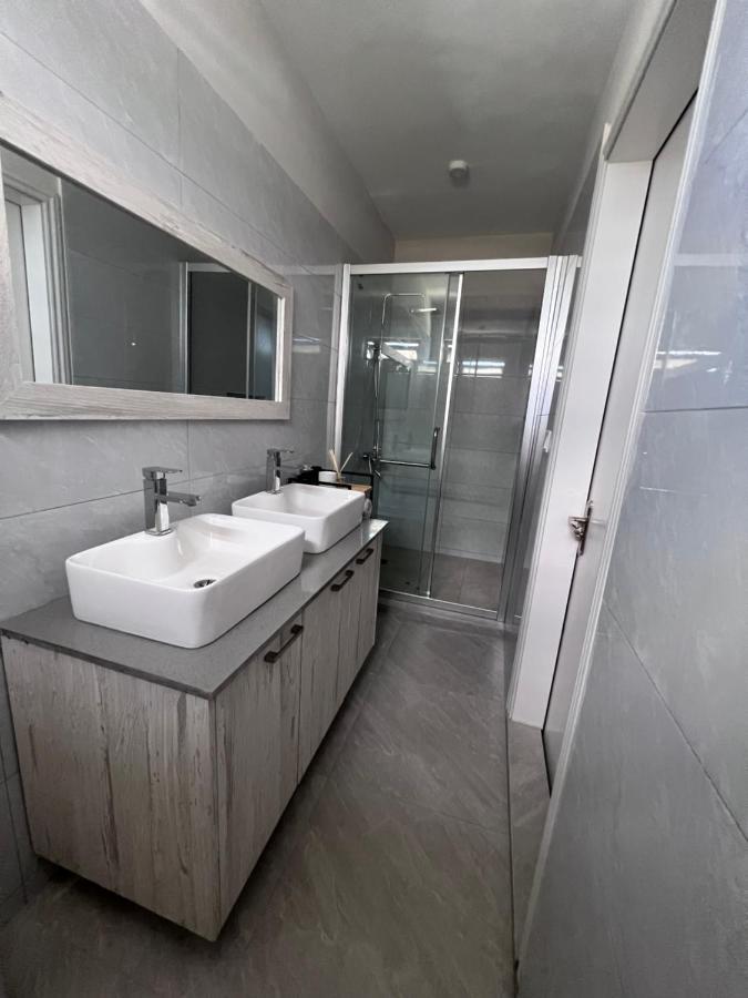 Top-Floor Modern 3Bd Penthouse With Beautiful Mountain View Terrace - 5 Min Walk To Beach Flic-en-Flacq Dış mekan fotoğraf