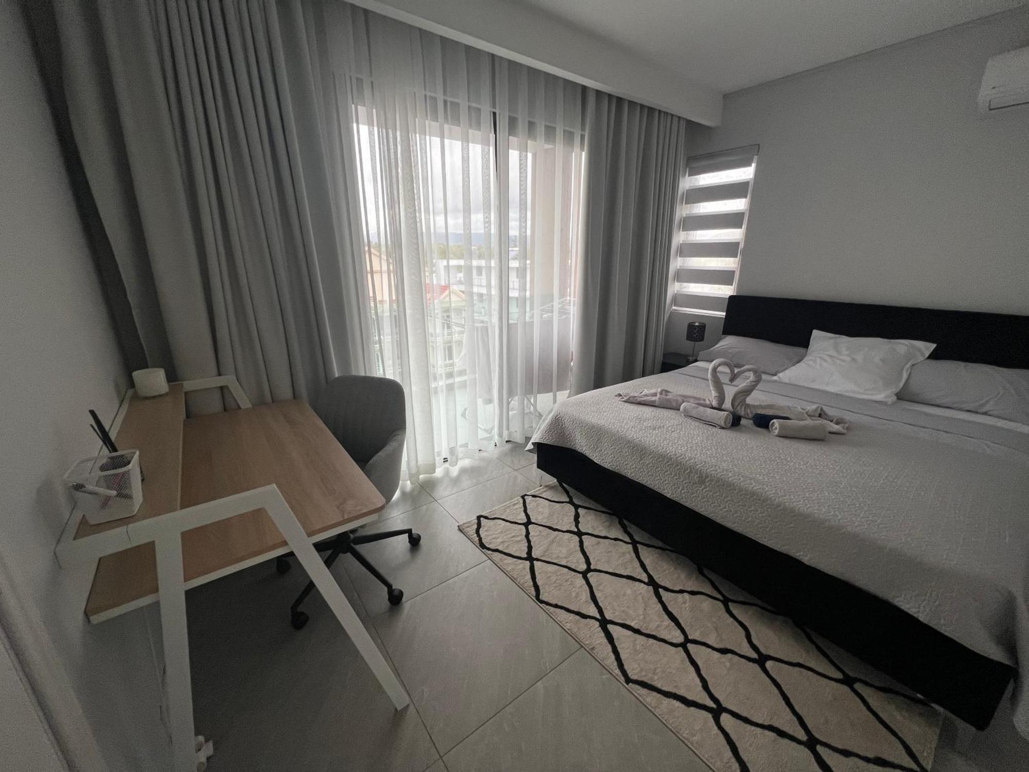 Top-Floor Modern 3Bd Penthouse With Beautiful Mountain View Terrace - 5 Min Walk To Beach Flic-en-Flacq Dış mekan fotoğraf
